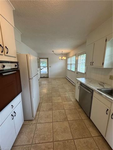 503 Hampton Drive, King, NC 27021