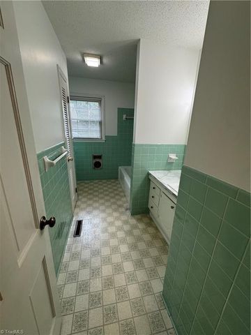 503 Hampton Drive, King, NC 27021