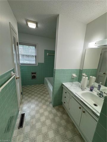 503 Hampton Drive, King, NC 27021