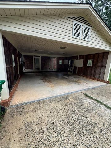 503 Hampton Drive, King, NC 27021
