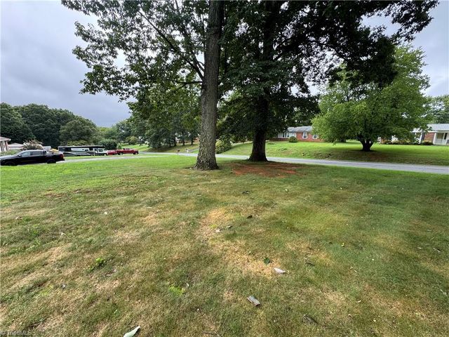 503 Hampton Drive, King, NC 27021