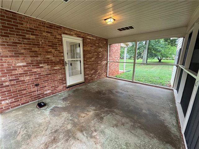 503 Hampton Drive, King, NC 27021
