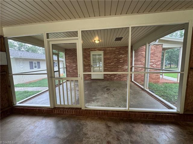 503 Hampton Drive, King, NC 27021