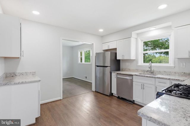 6915 BRIARCLIFF DR, Clinton, MD 20735