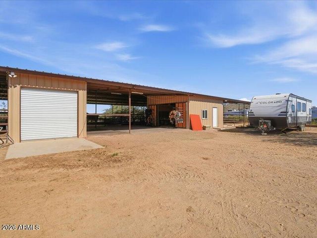 2690 W GAIL Road, San Tan Valley, AZ 85144