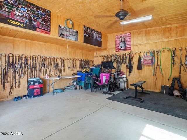 2690 W GAIL Road, San Tan Valley, AZ 85144