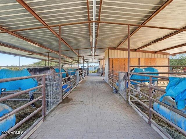 2690 W GAIL Road, San Tan Valley, AZ 85144