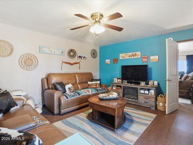 2690 W GAIL Road, San Tan Valley, AZ 85144