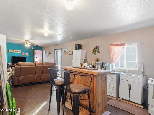 2690 W GAIL Road, San Tan Valley, AZ 85144