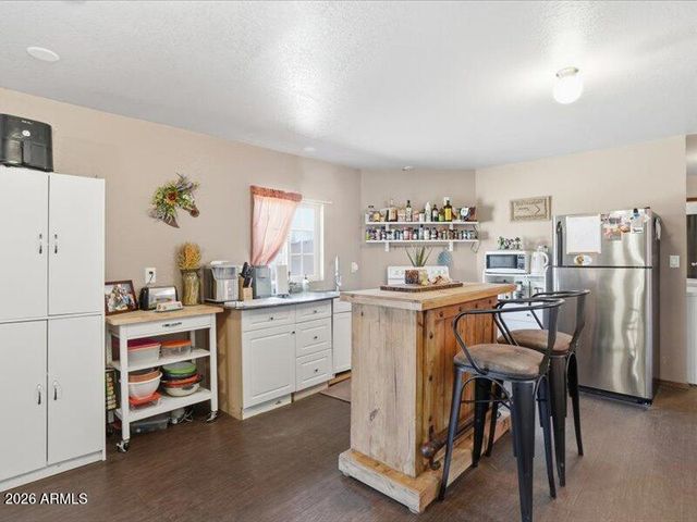 2690 W GAIL Road, San Tan Valley, AZ 85144