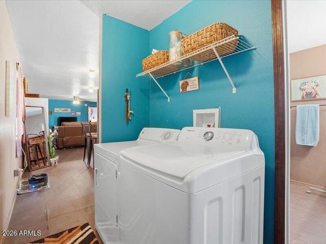 2690 W GAIL Road, San Tan Valley, AZ 85144