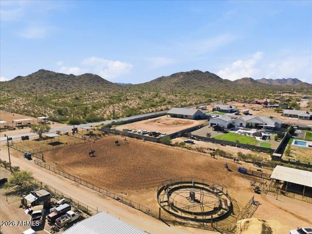 2690 W GAIL Road, San Tan Valley, AZ 85144
