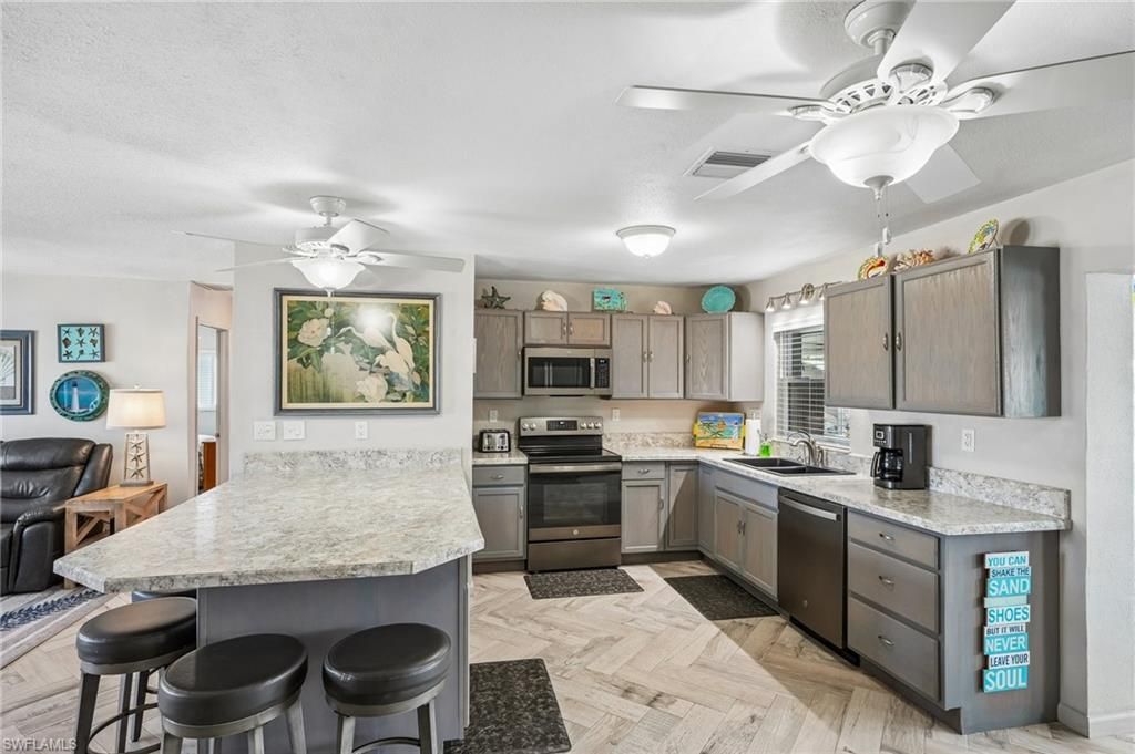 3050 York RD, ST. JAMES CITY, FL 33956 — photo 4