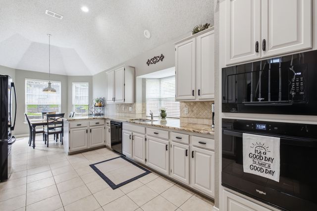 5219 Shadow Glen Drive, Grapevine, TX 76051