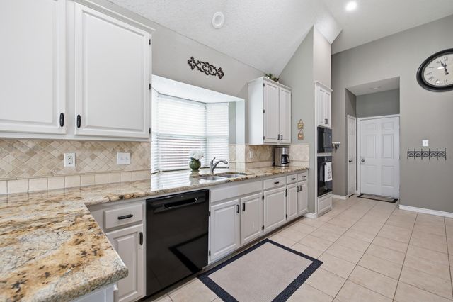 5219 Shadow Glen Drive, Grapevine, TX 76051
