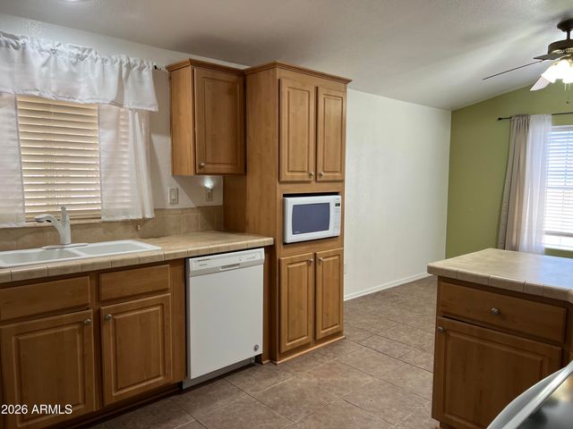 10960 N 67TH Avenue 168, Glendale, AZ 85304
