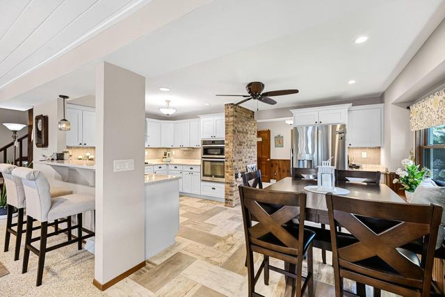 7926 E Long Lake DRIVE, Waterford, WI 53185