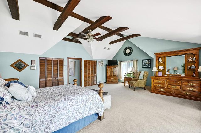 7926 E Long Lake DRIVE, Waterford, WI 53185