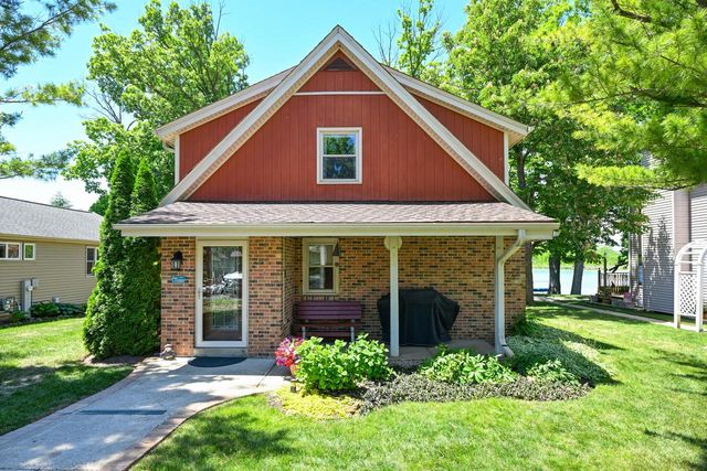 7926 E Long Lake DRIVE, Waterford, WI 53185