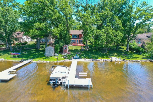 7926 E Long Lake DRIVE, Waterford, WI 53185