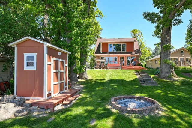 7926 E Long Lake DRIVE, Waterford, WI 53185