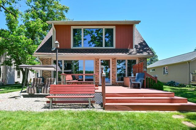 7926 E Long Lake DRIVE, Waterford, WI 53185