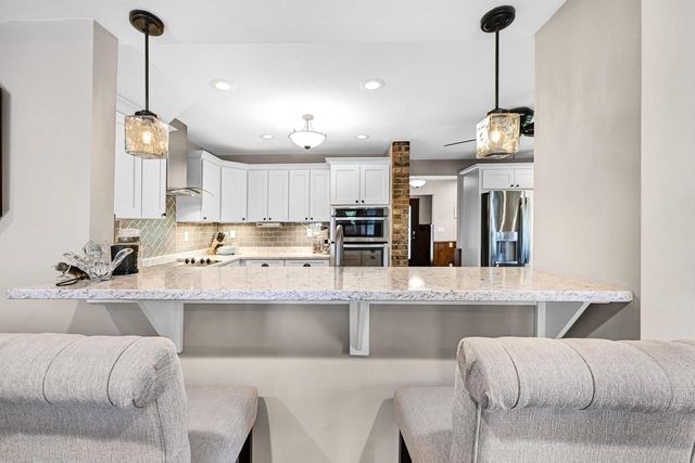 7926 E Long Lake DRIVE, Waterford, WI 53185