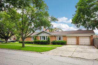 1620 Courtland Avenue, Park Ridge, IL 60068