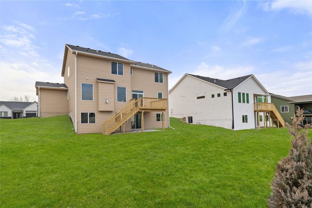 325 NW Red Oak Drive, Waukee, IA 50263