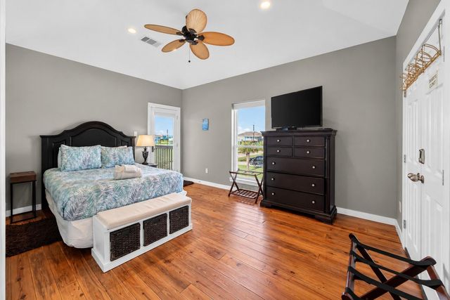18607 Warrior Road, Galveston, TX 77554