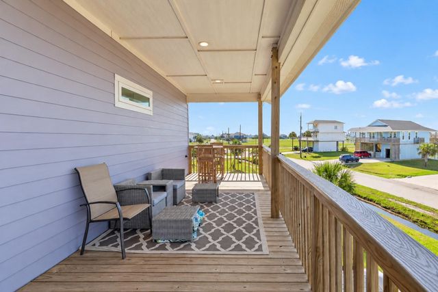 18607 Warrior Road, Galveston, TX 77554