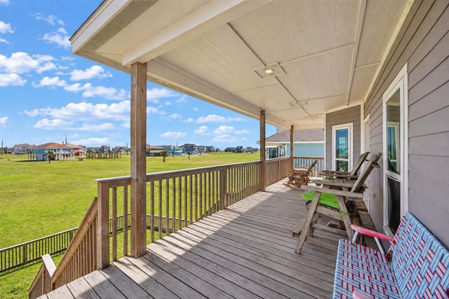 18607 Warrior Road, Galveston, TX 77554