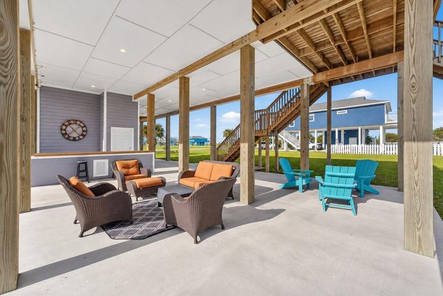 18607 Warrior Road, Galveston, TX 77554