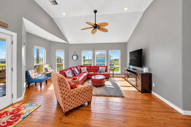 18607 Warrior Road, Galveston, TX 77554