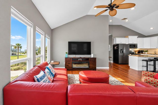 18607 Warrior Road, Galveston, TX 77554
