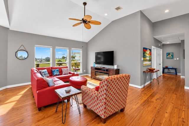 18607 Warrior Road, Galveston, TX 77554