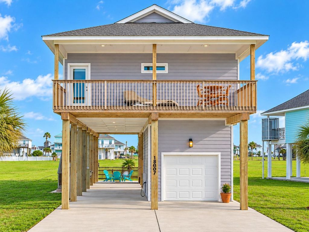 18607 Warrior Road, Galveston, TX 77554