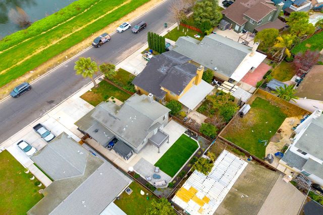 628 Crater Ave, Modesto, CA 95351