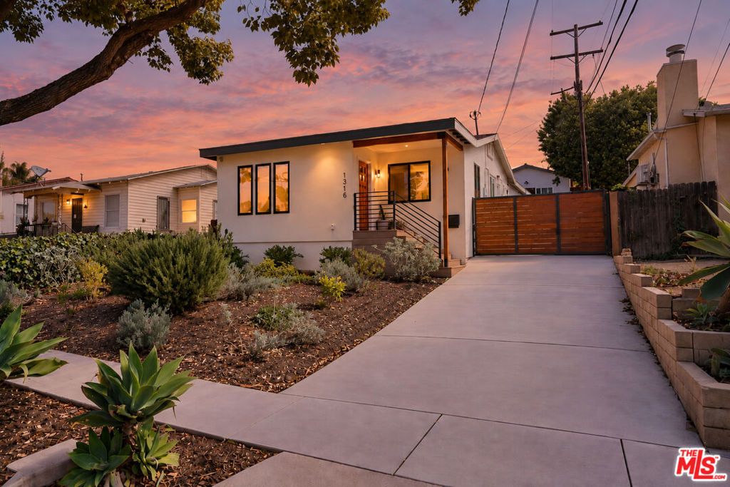 1316 N Chester Avenue, Inglewood, CA 90302 — photo 2