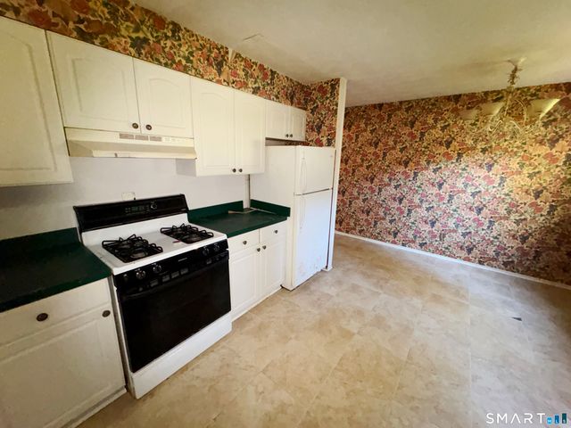 75 Saltonstall Parkway 22, East Haven, CT 06512