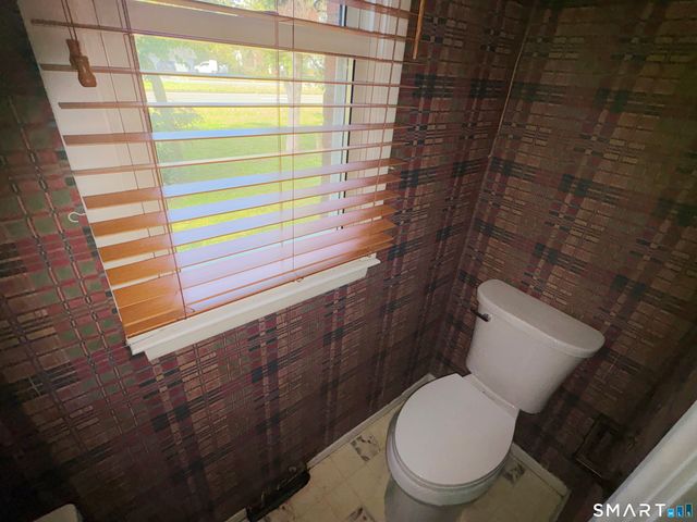 75 Saltonstall Parkway 22, East Haven, CT 06512