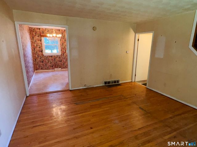 75 Saltonstall Parkway 22, East Haven, CT 06512