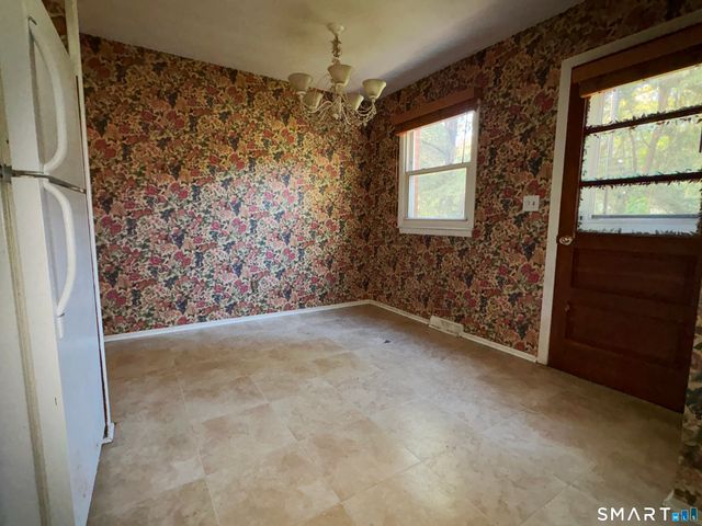 75 Saltonstall Parkway 22, East Haven, CT 06512