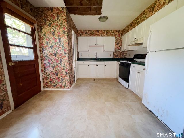 75 Saltonstall Parkway 22, East Haven, CT 06512