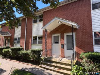 75 Saltonstall Parkway 22, East Haven, CT 06512