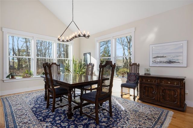 35 Abbey Road, South Kingstown, RI 02879