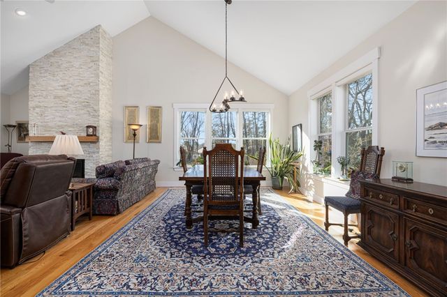 35 Abbey Road, South Kingstown, RI 02879