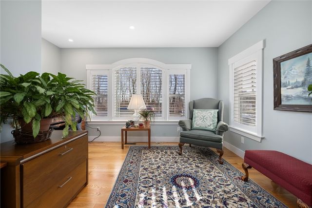 35 Abbey Road, South Kingstown, RI 02879