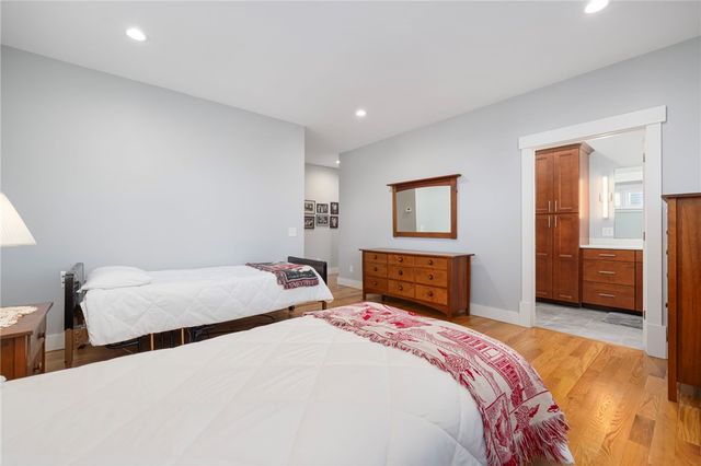 35 Abbey Road, South Kingstown, RI 02879