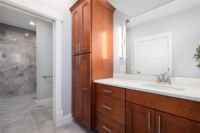 35 Abbey Road, South Kingstown, RI 02879